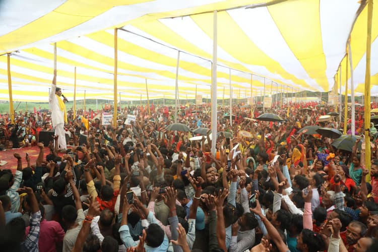 बरौली में प्रशांत किशोर ने लालू परिवार पर किया हमला, रोजगार और पेंशन का वादा