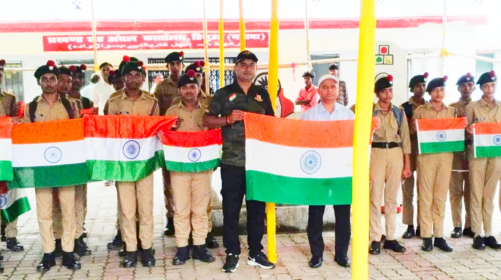 एनसीसी कैडेटों ने हर घर तिरंगा अभियान में दिखायी देशभक्ति