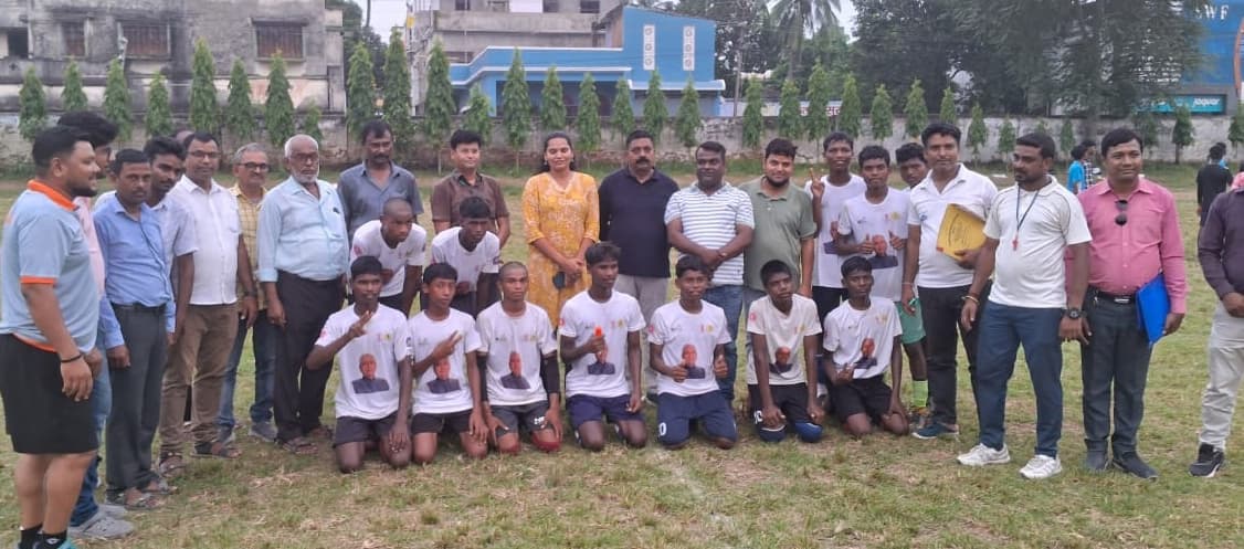 फुटबॉल प्रतियोगिता में हाईस्कूल कोढ़ैली बना उपविजेता