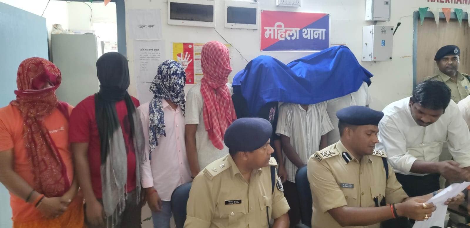 Saran News : आर्केस्ट्रा से 10 नाबालिग नर्तकियों को कराया गया मुक्त