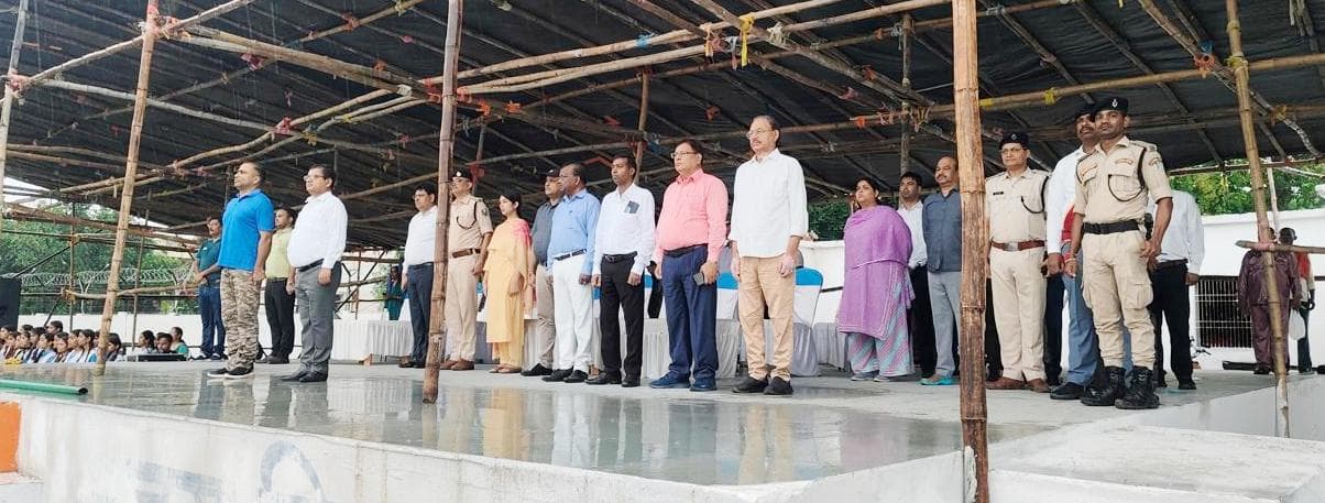 स्वतंत्रता दिवस समारोह जिले की गरिमा का प्रतीक, तैयारी में न रहे कोई त्रुटि : डीएम