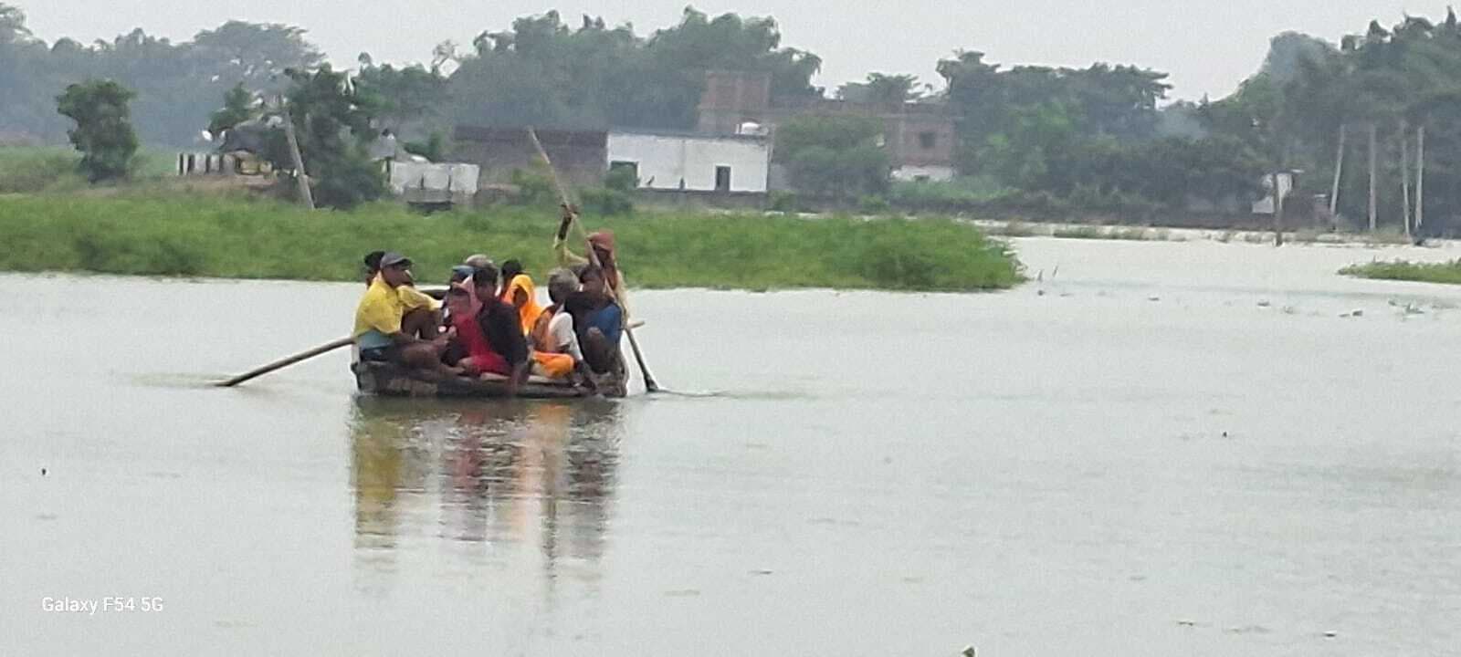विपदा के दोहरी मार झेलने को विवश है क्षेत्र के बाढ़ प्रभावित