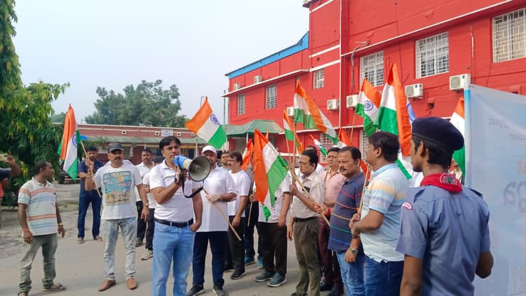 आजादी के अमृत उत्सव हर घर तिरंगा यात्रा को लेकर निकाली पैदल रैली