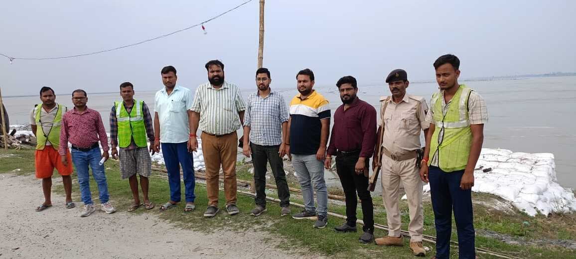 कोसी नदी में लकड़ी पकड़ने पर बसंतपुर सीओ की सख्त चेतावनी, दो पर मामला दर्ज