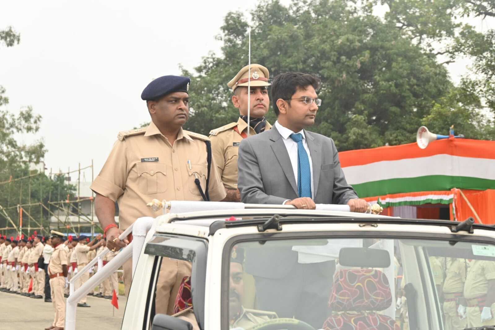 स्वतंत्रता दिवस पर दुमका में आयुक्त फहराएंगे तिरंगा, तैयारियों का अंतिम पूर्वाभ्यास