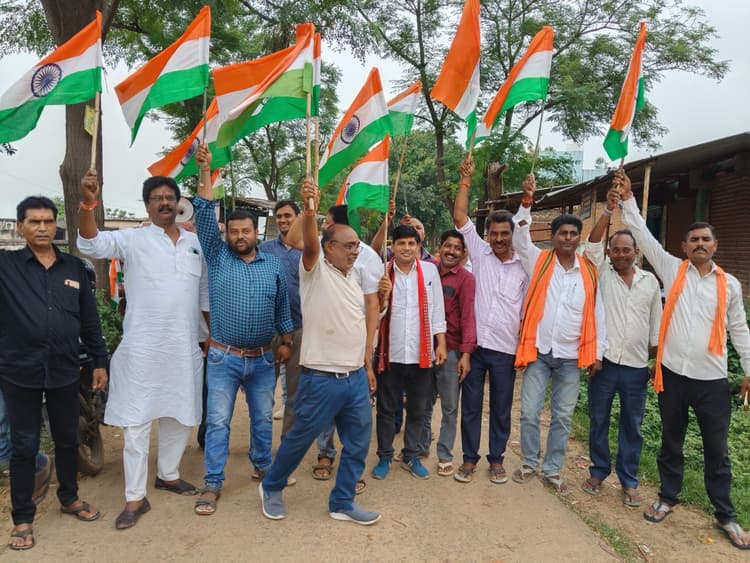 देवीपुर : ऑपरेशन सिंदूर की सफलता को लेकर बीजेपी ने निकाली तिरंगा यात्रा