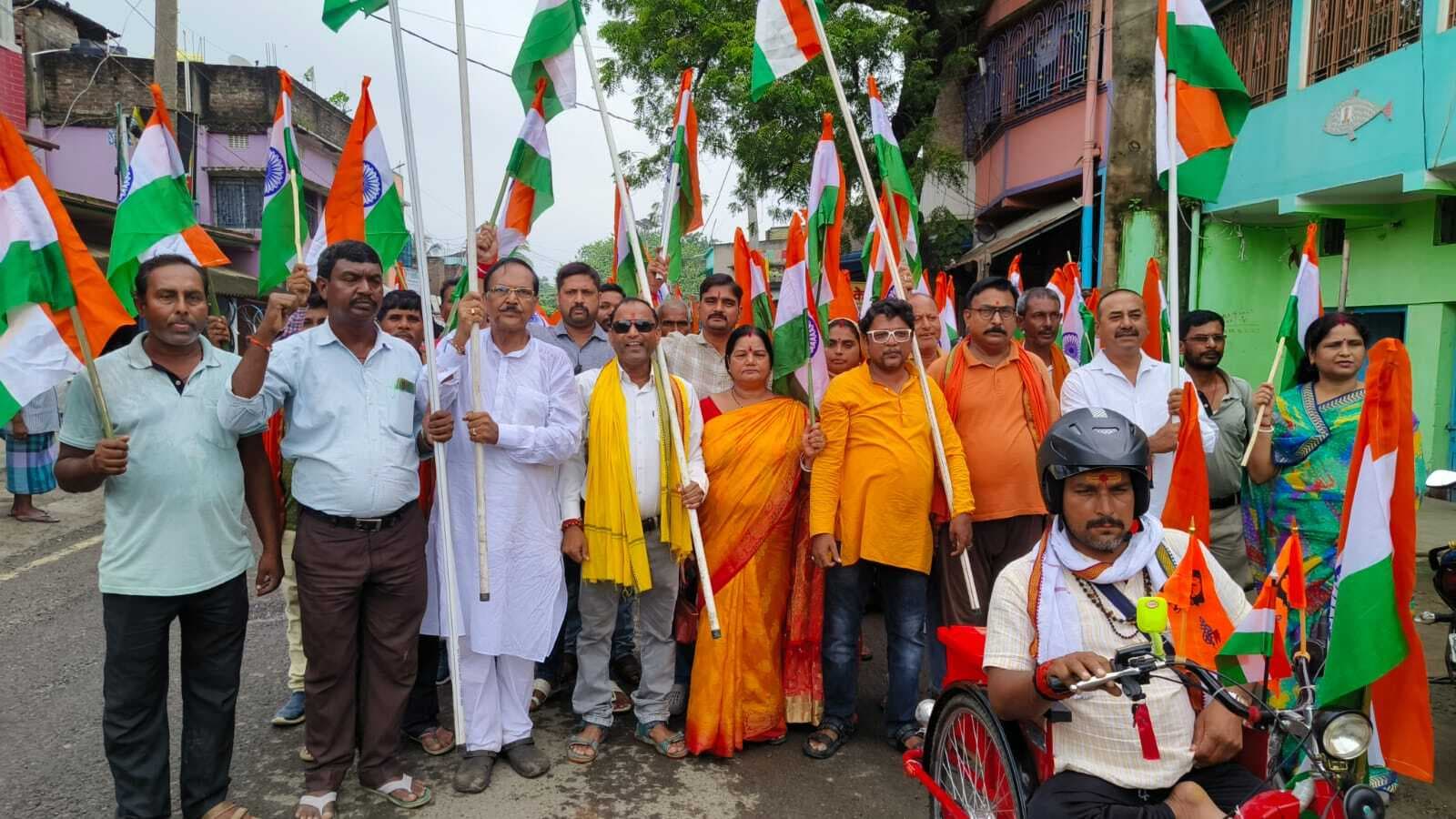 तिरंगा यात्रा निकाल भारतीय सैनिकों के शौर्य व पराक्रम को किया याद