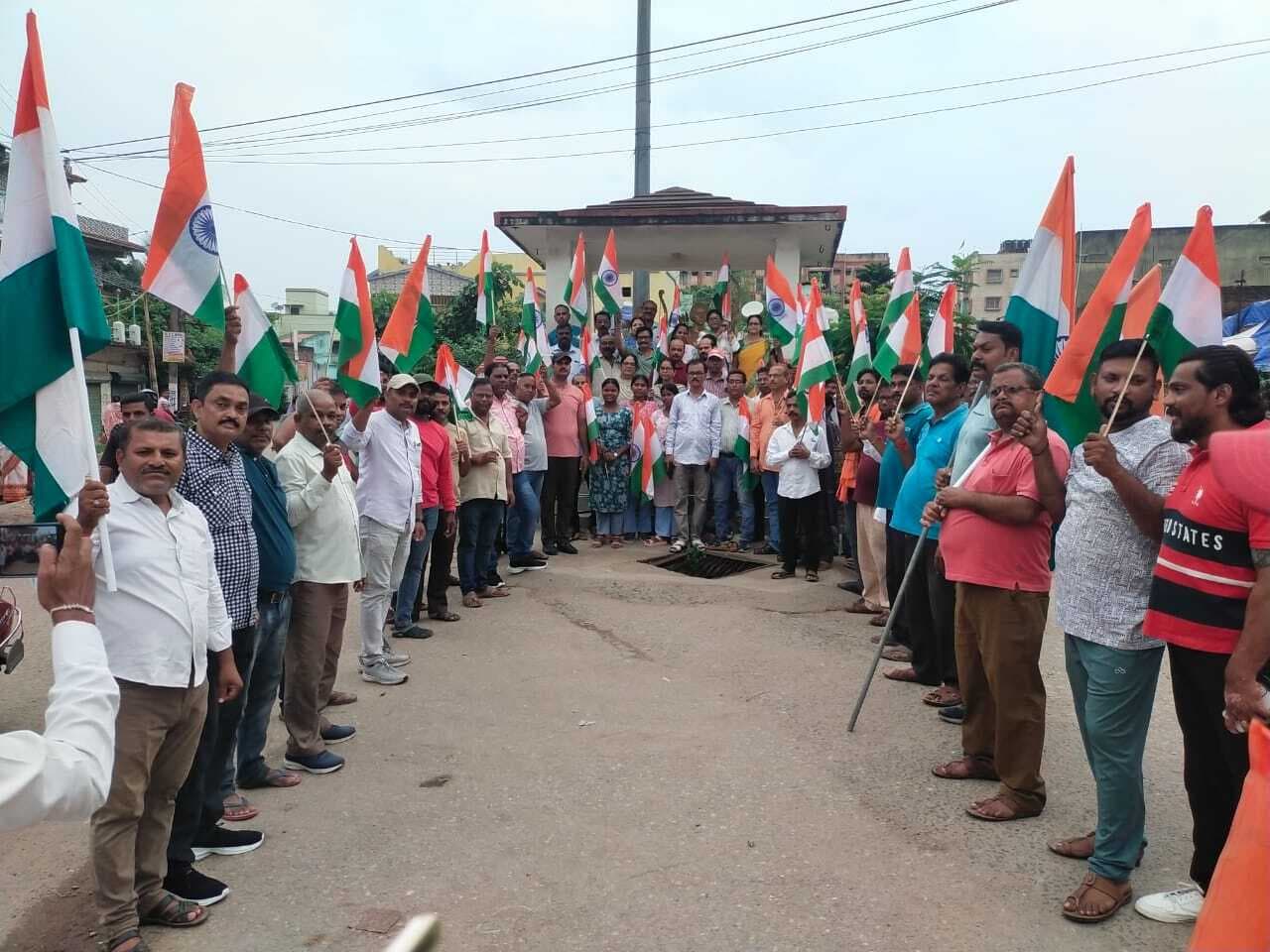 Jamshedpur news. परसुडीह भाजपा मंडल ने निकाली तिरंगा यात्रा