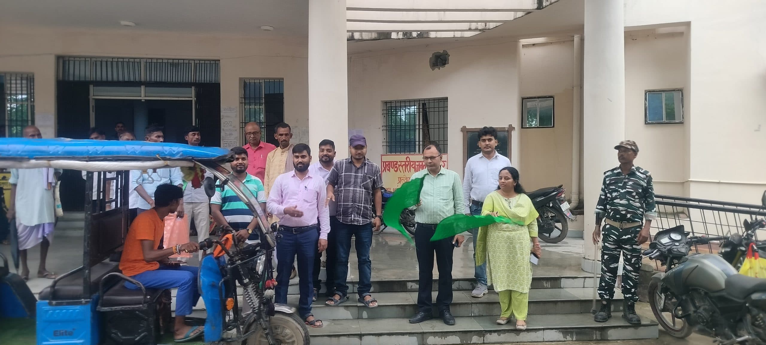 जागरूकता लाने के लिए प्रचार वाहन को किया रवाना