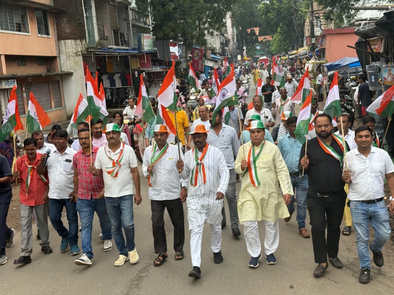 Jamshedpur news. राष्ट्रीयता का भाव जगाने के उद्देश्य से निकाली जा रही है हर घर तिरंगा यात्रा : दिनेश कुमार