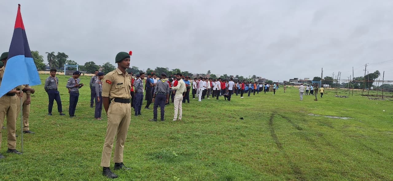 परेड के पूर्वाभ्यास का पदाधिकारियों ने किया निरीक्षण