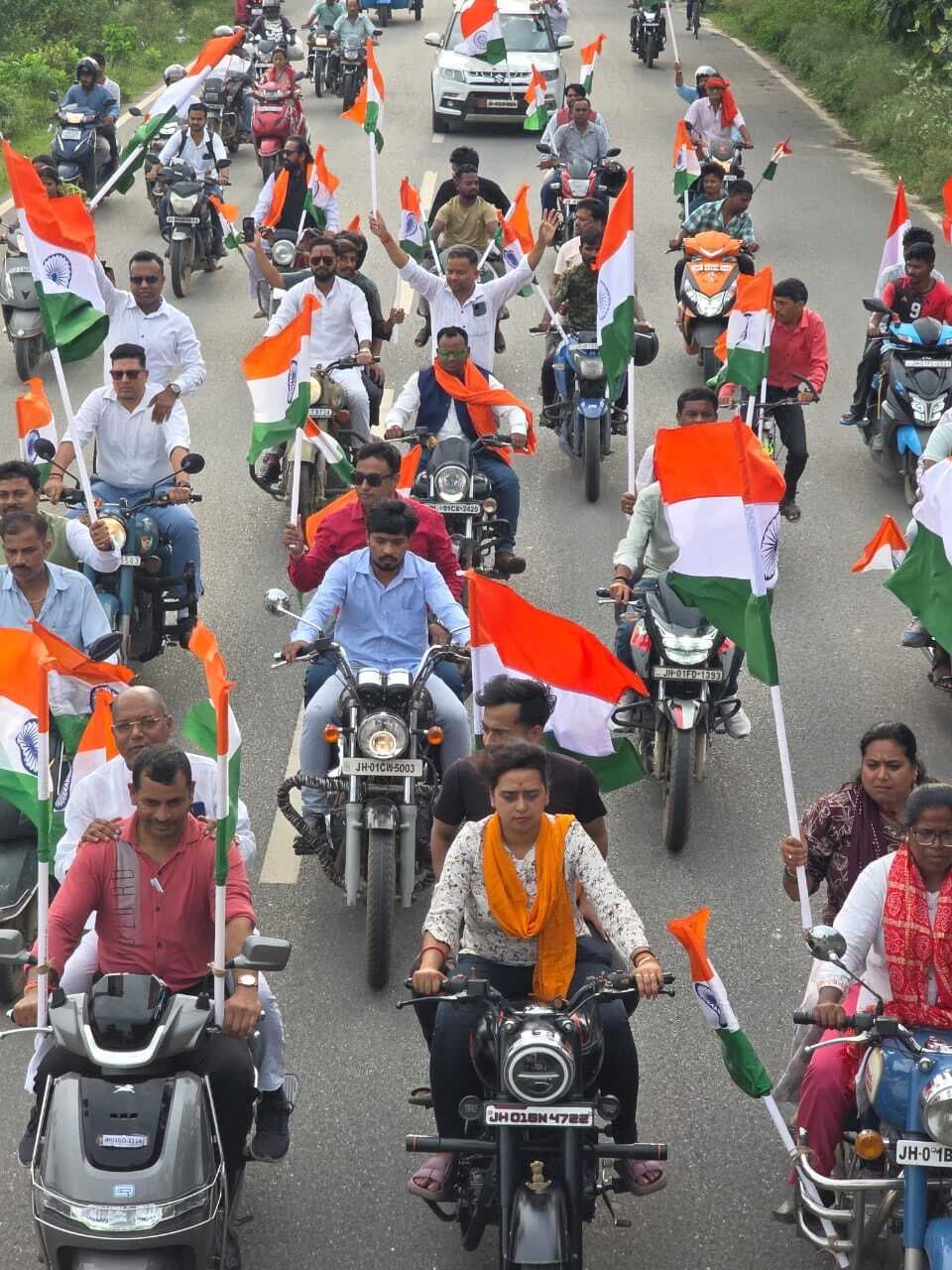 भाजयुमो ने निकाली तिरंगा यात्रा