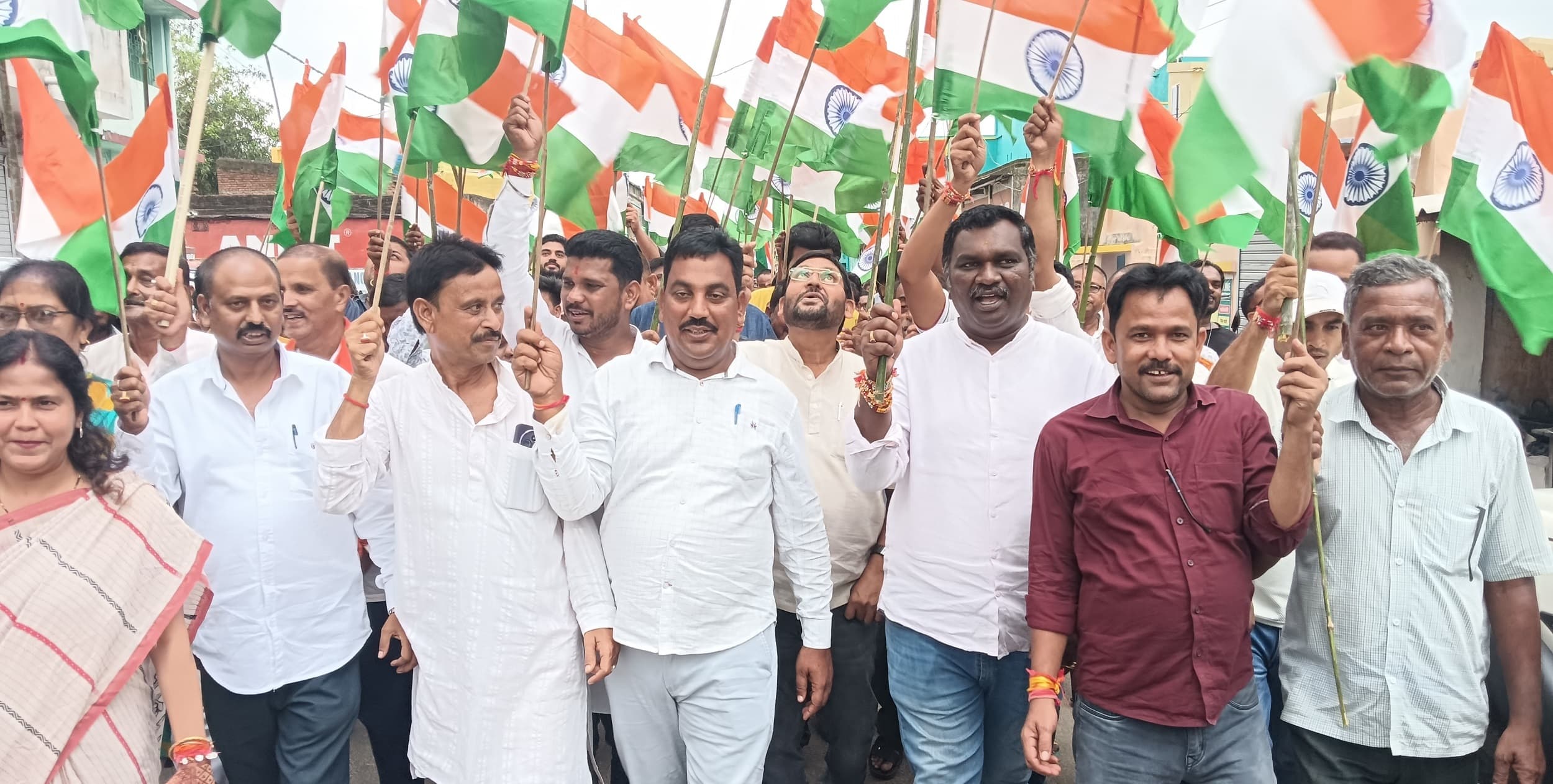 Bokaro News : शहीदों को नमन कर रहा देश : अमर बाउरी