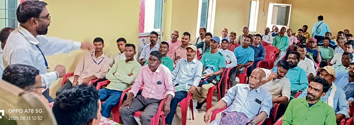 Chaibasa News : मुंडाओं की बर्खास्तगी का आदेश बर्दाश्त नहीं