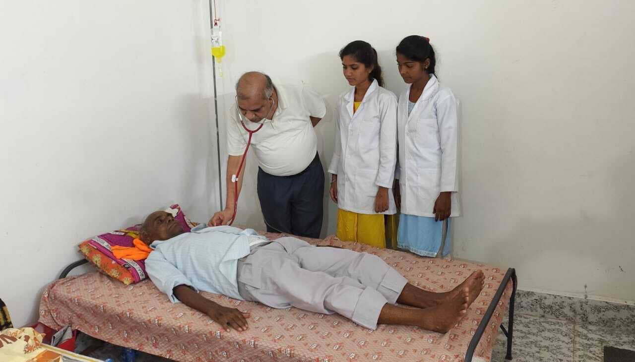 East Singhbhum News : गालूडीह के ग्रामीण क्षेत्र में डेंगू की दस्तक, एक संदिग्ध मरीज मिला