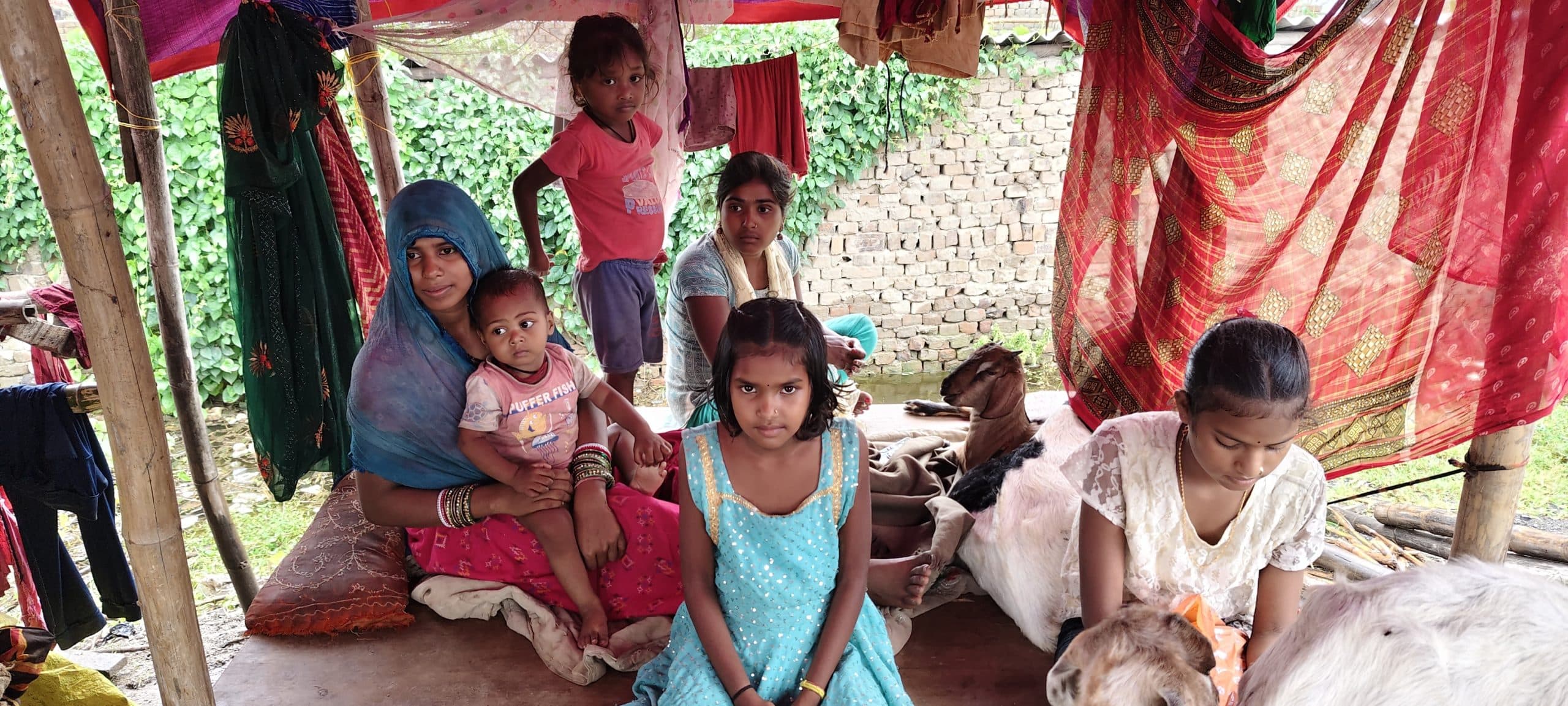 Bhagalpur news बाढ़ ने लोगों किया बेघर, अब तबाह कर रही बारिश