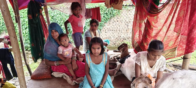 Bhagalpur news बाढ़ ने लोगों किया बेघर, अब तबाह कर रही बारिश