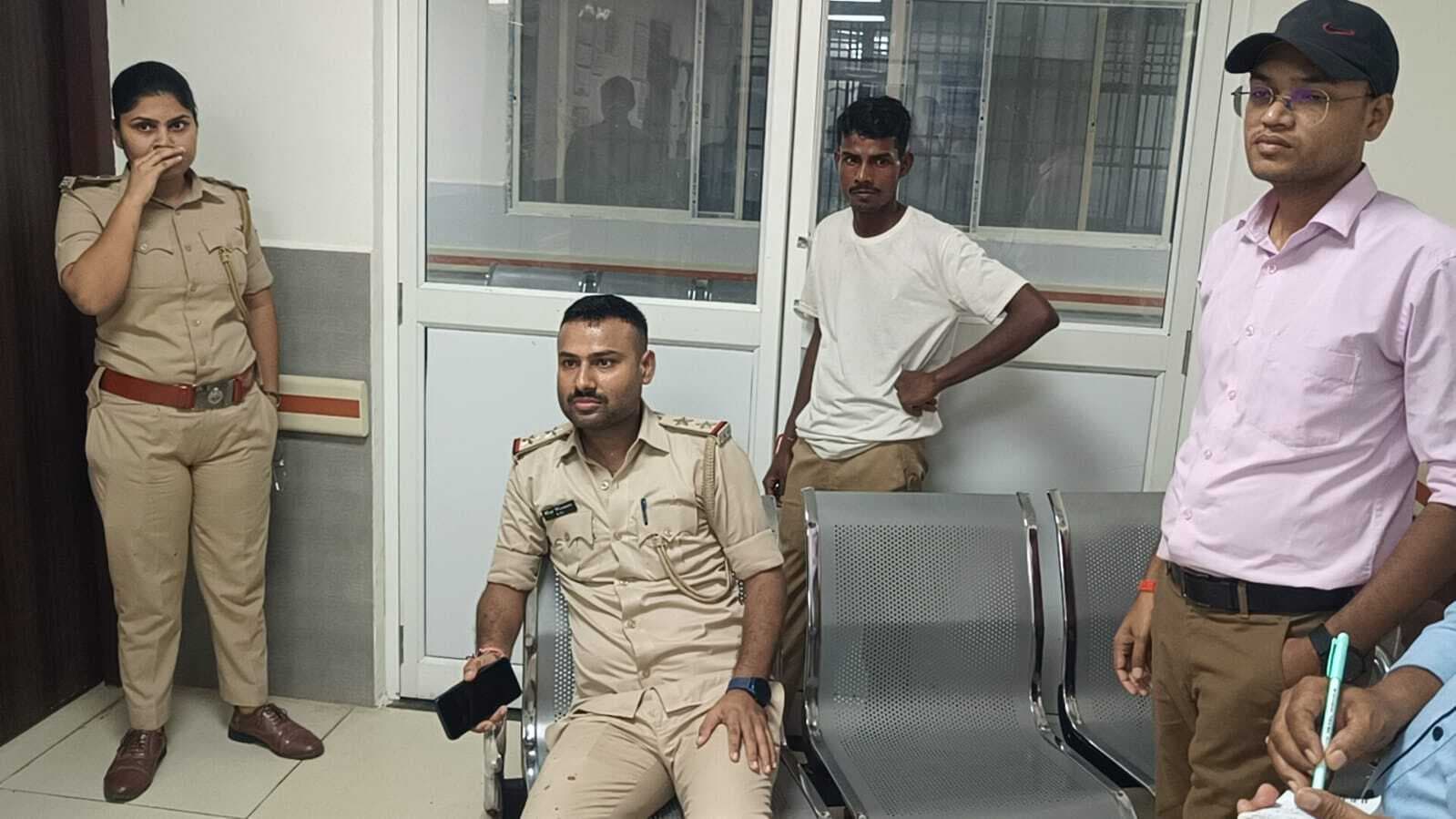 वाहन चेकिंग के दौरान परिवहन विभाग की टीम पर हमला, ईएसआई व चालक घायल