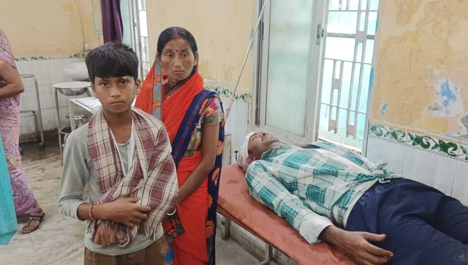 कुचायकोट में कचरा फेंकने से मना करने पर मारपीट, एक ही परिवार के चार लोग घायल, एक की हालत गंभीर