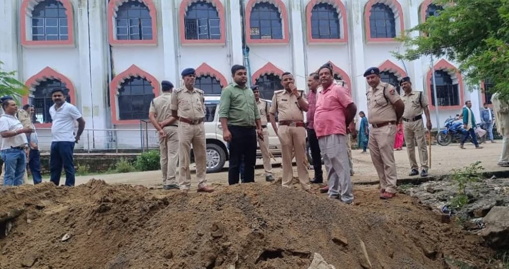 नवादा रेलवे स्टेशन पर रास्ता विवाद सुलझा, प्रशासनिक हस्तक्षेप से बनी सहमति