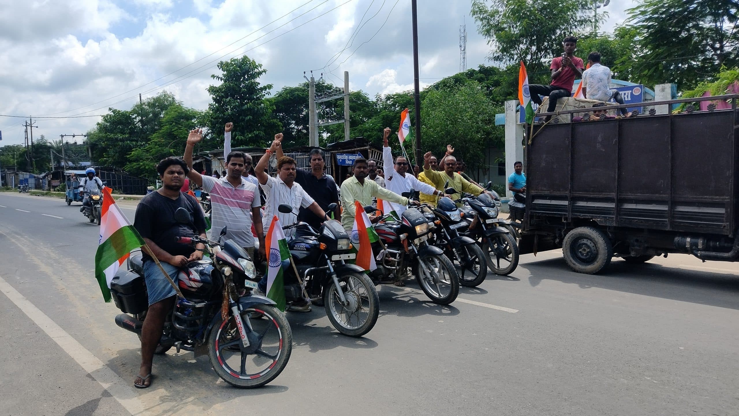 हर घर तिरंगा अभियान के तहत भाजपा कार्यकर्ताओं ने निकाली तिरंगा यात्रा