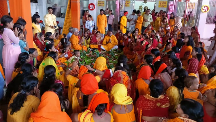 श्रीविष्णु मंदिर में श्रीमद् भागवत कथा को लेकर निकाली कलश शोभायात्रा