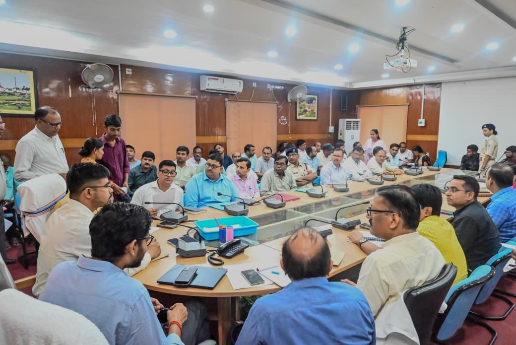 Deoghar News : मंईयां सम्मान योजना, बिजली माफी व राजस्व से संबंधित मामलों का ऑन द स्पॉट निबटारा