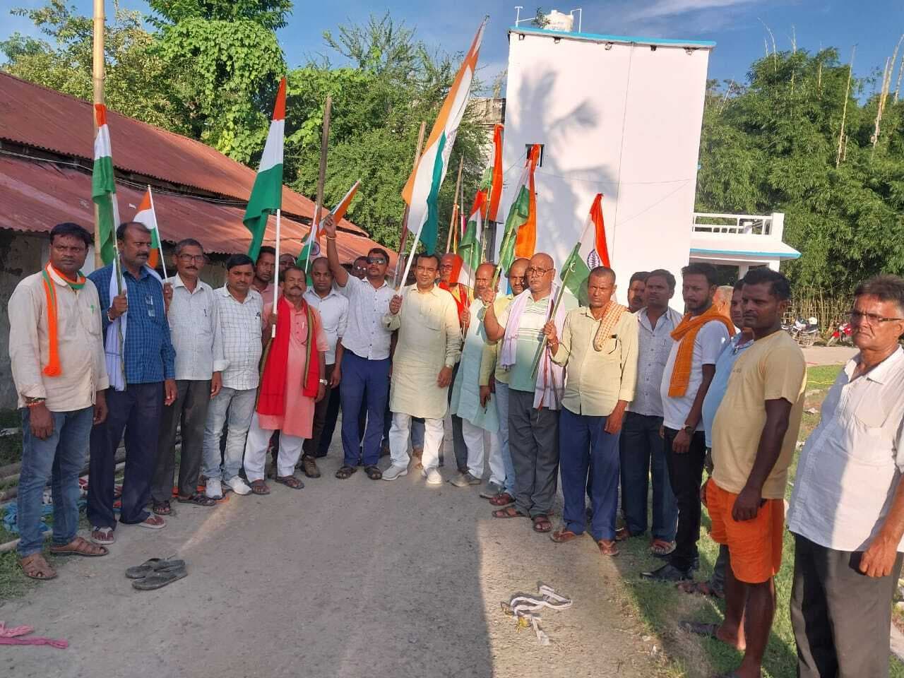 स्वतंत्रता दिवस की पूर्व संध्या भाजपाइओं ने निकाला तिरंगा यात्रा