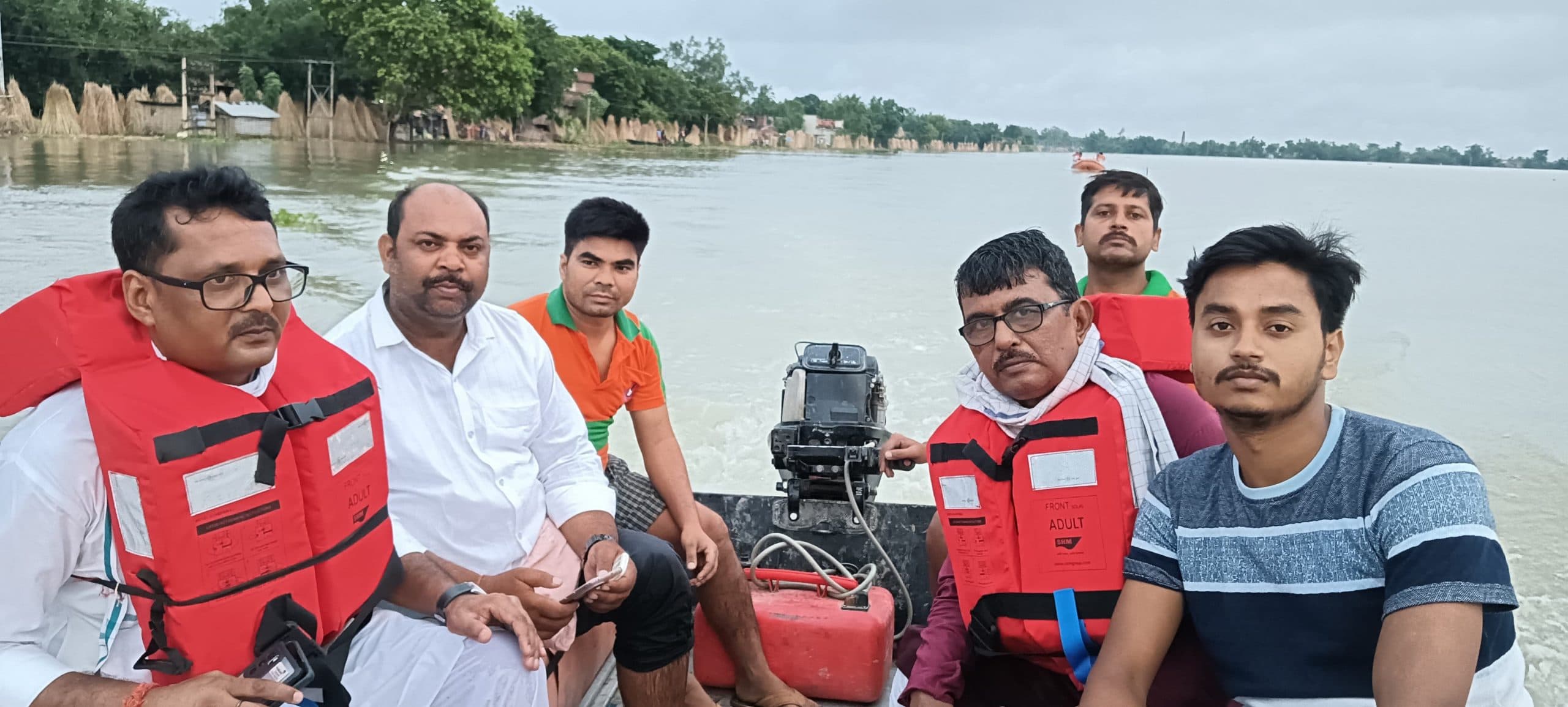 एसटी एससी आयोग के पूर्व अध्यक्ष ने बाढ़ क्षेत्र का किया दौरा