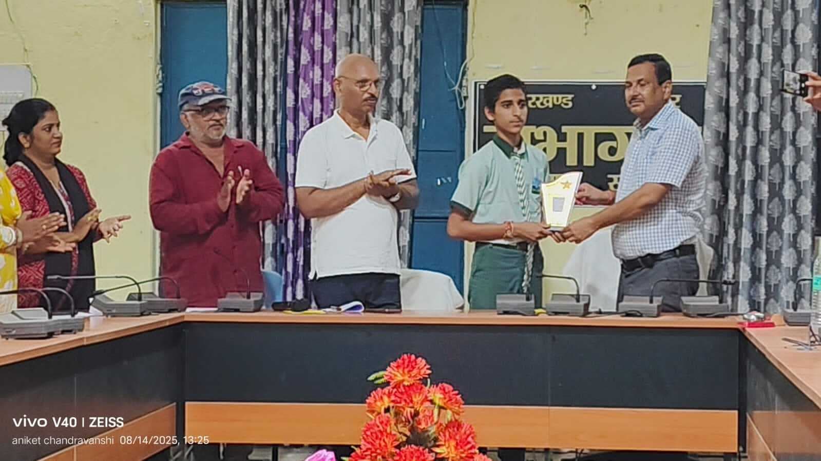 Deoghar news : ”” मेरे सपनों का भारत ”” भाषण प्रतियोगिता में बच्चों ने दिखायी वाकपटुता, संत जेलो के रितेश रहे अव्वल