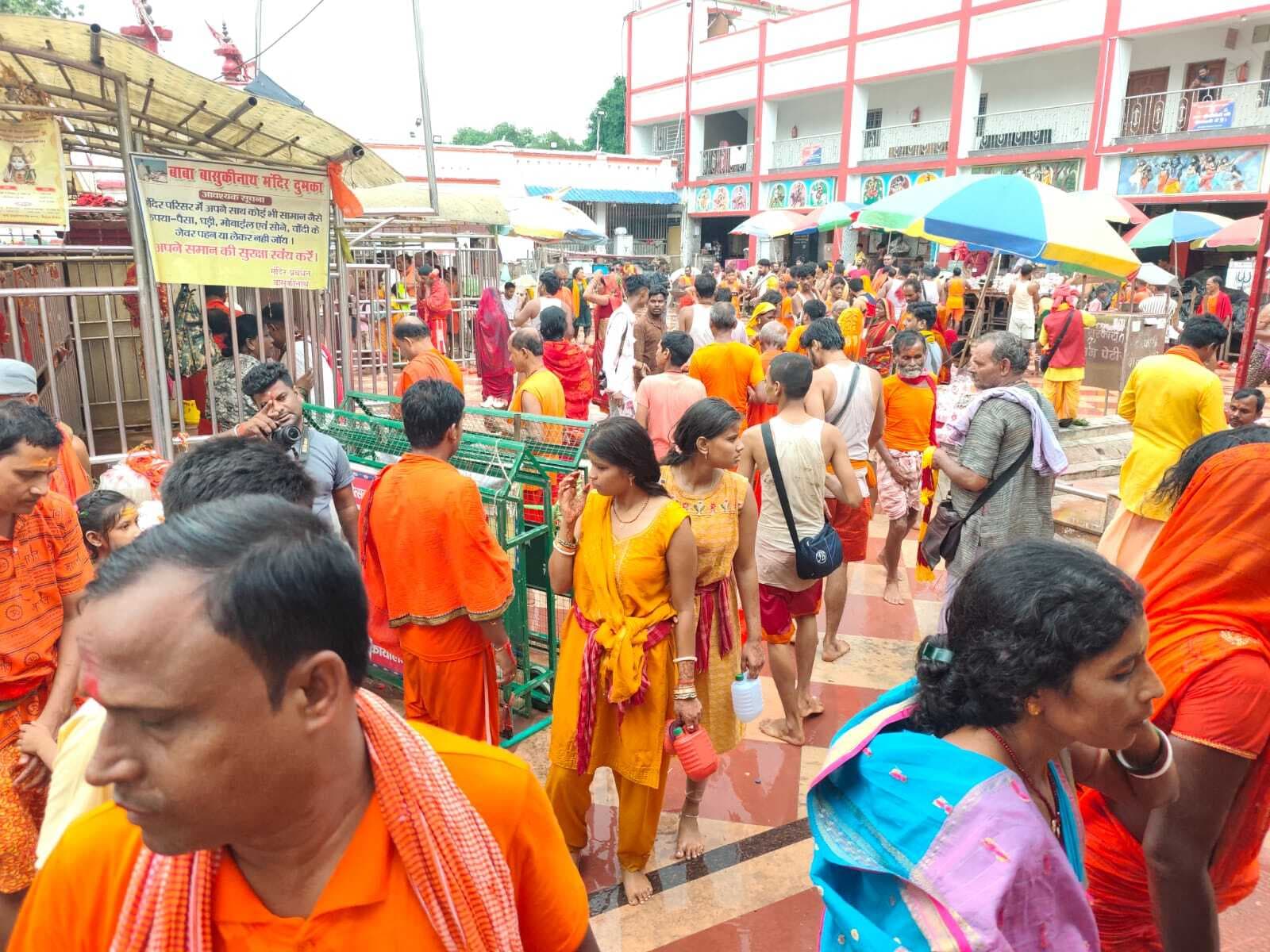 48 हजार कांवरियों ने की बाबा की स्पर्श पूजा