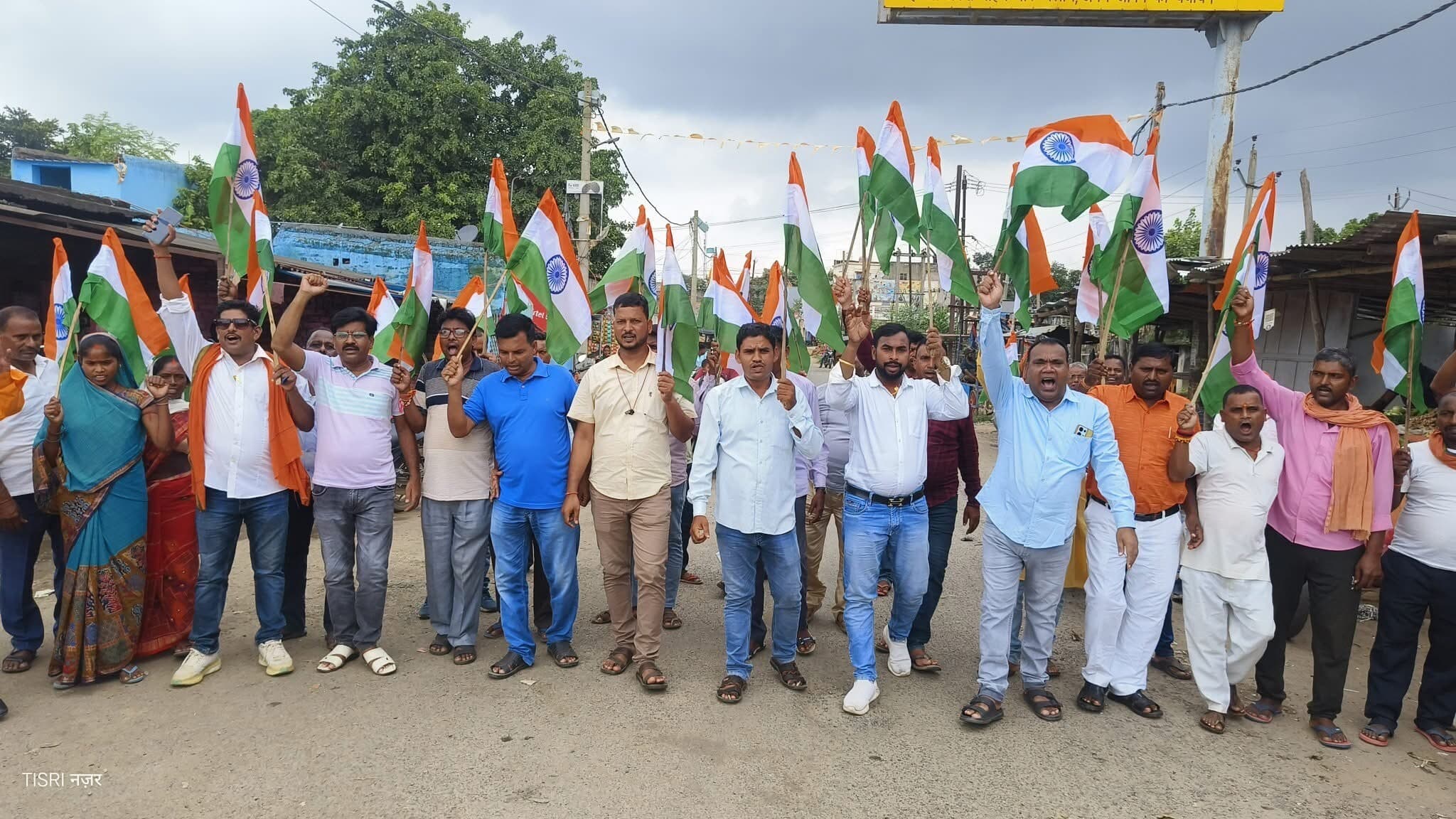 Giridih News: भाजपा ने तिसरी में निकाली तिरंगा यात्रा