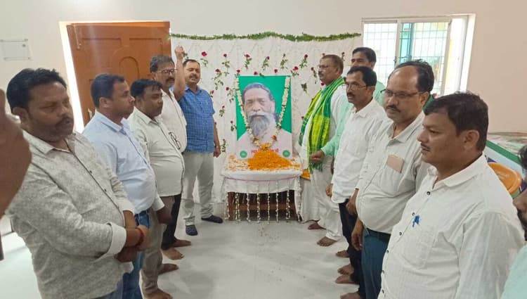 Giridih News :गुरुजी ने झारखंडियों की अस्मिता के लिया किया था आंदोलन : केदार