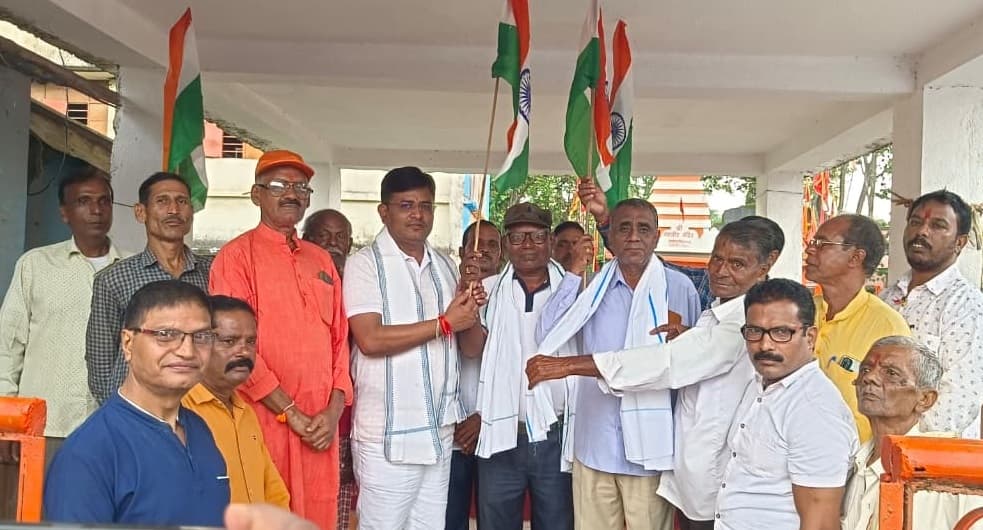 Bokaro News : तिरंगा स्वतंत्रता संग्राम की विरासत, बलिदान व गौरव का प्रतीक : लक्ष्मण