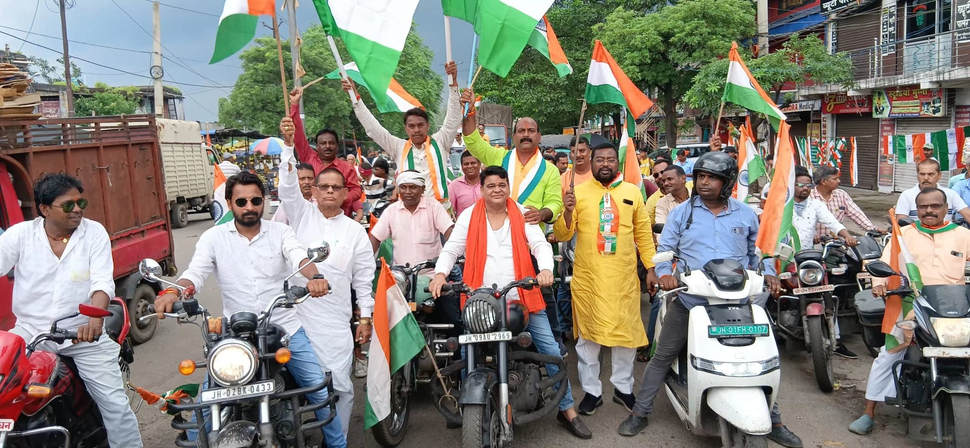 Bokaro News : बेरमो की सड़कों पर दिखा देशभक्ति का जज्बा