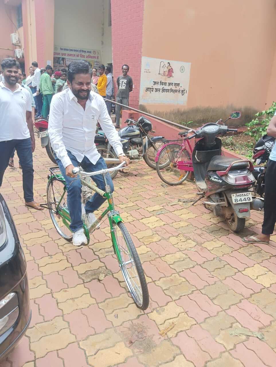 East Singhbhum News : स्कूली बच्चों का विकास कर रही झारखंड सरकार: समीर मोहंती