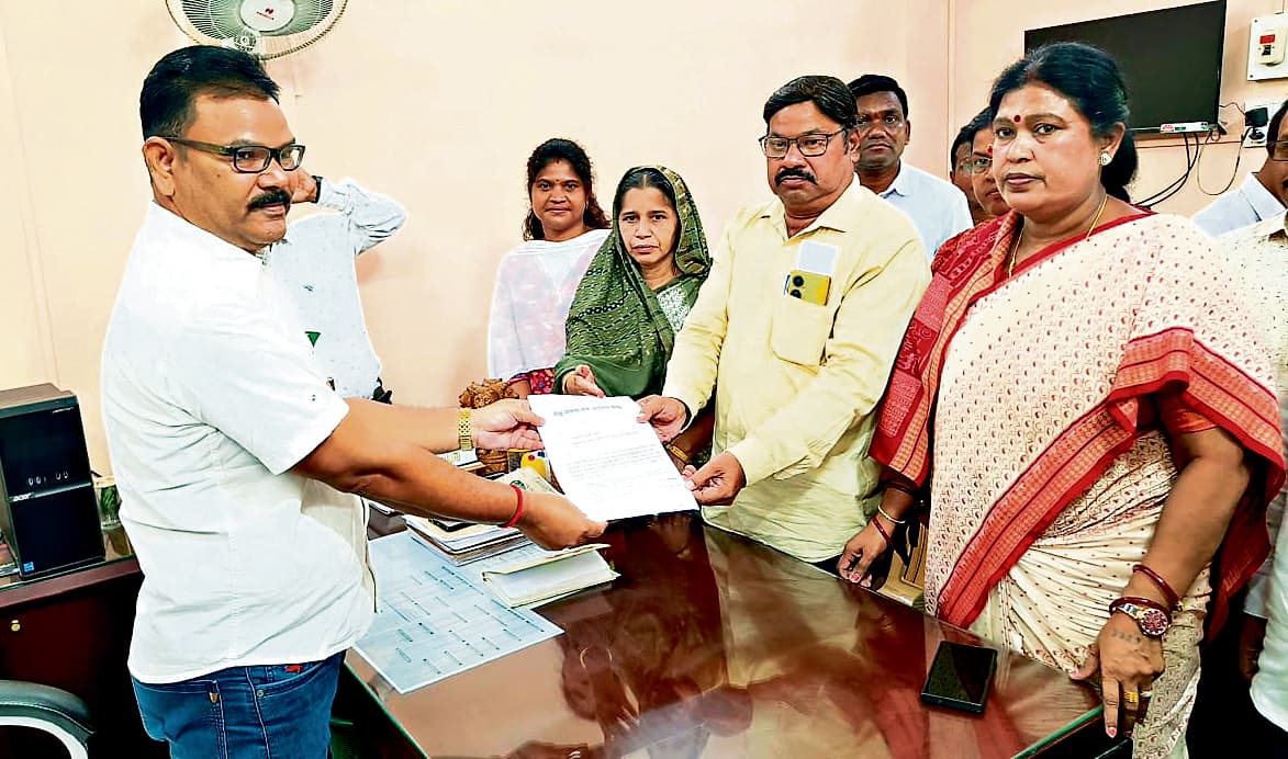 Sambalpur News: बीजद ने आत्मदाह मामले की जांच और पीड़ित परिवार के लिए मुआवजा की मांग की