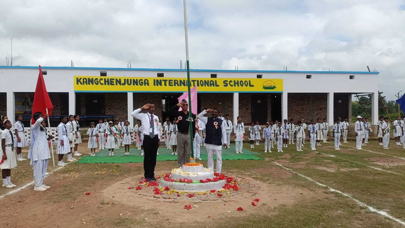 मैक्लुस्कीगंज में धूमधाम से मनाया गया 79वां स्वतंत्रता दिवस