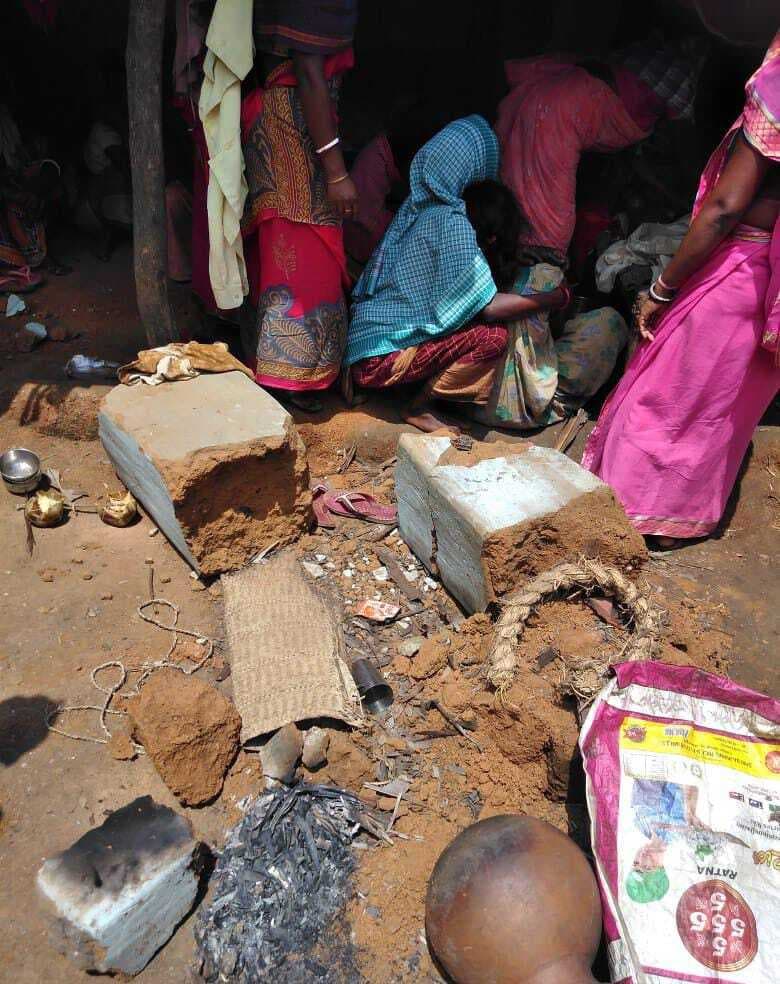 मिट्टी की दीवार गिरने से दो साल के बच्चे की मौत, गांव में शोक का माहौल