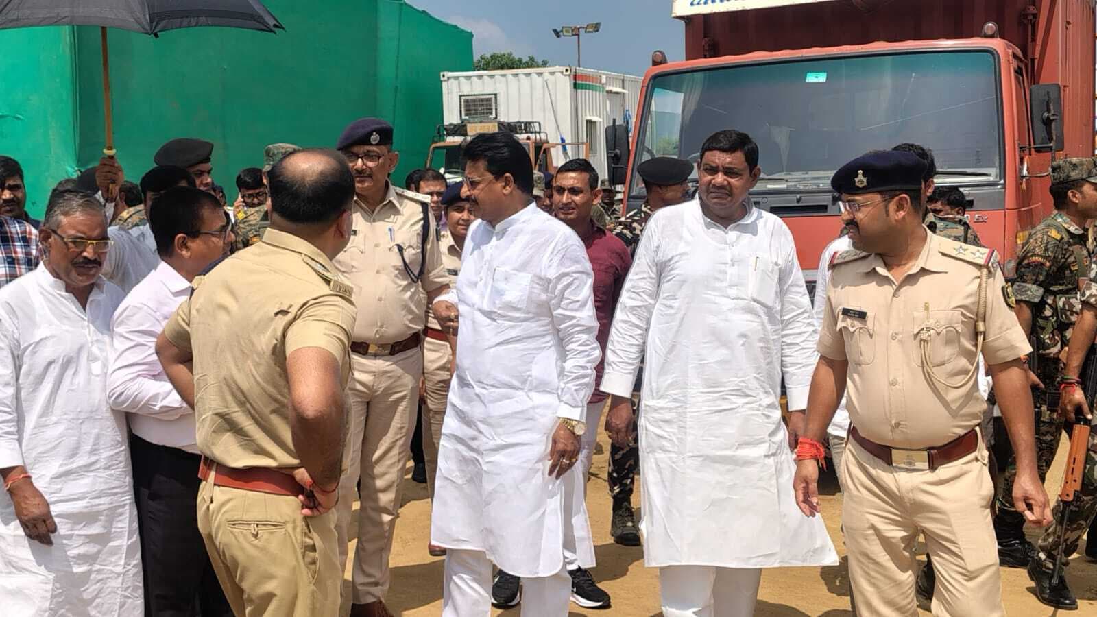 वोटर अधिकार यात्रा के दौरान आज बभंडीह खेल मैदान में प्रवास करेंगे राहुल गांधी, तैयारी जोरों पर