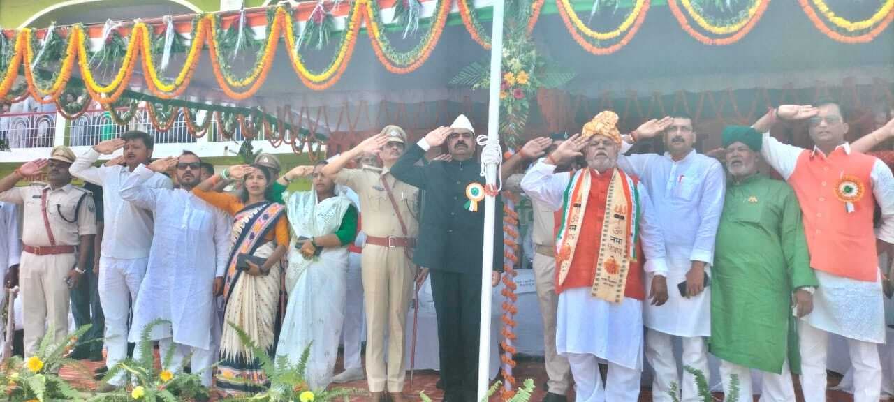 Kaimur News : योजनाओं को मूर्त रूप देने में कैमूर जिला राज्य में अग्रणी : प्रभारी मंत्री