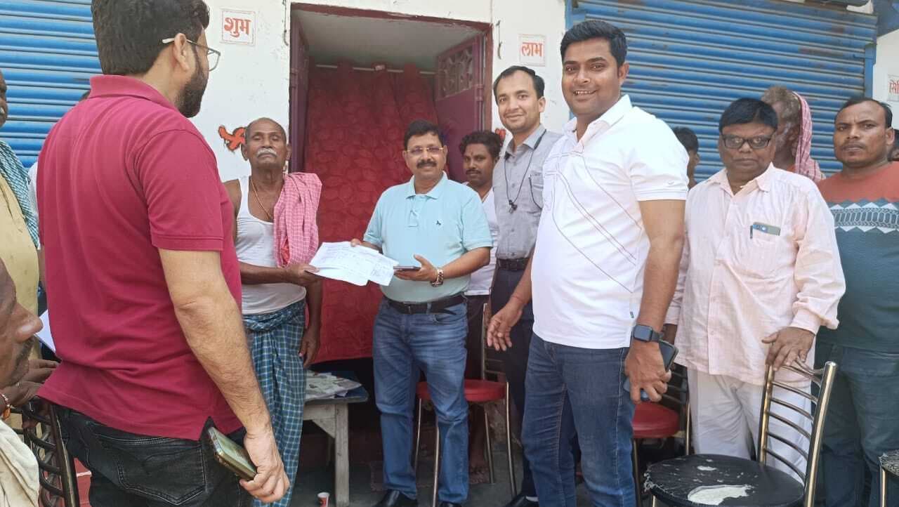 राजस्व महाअभियान के तहत जमाबंदी पंजी का वितरण शुरू