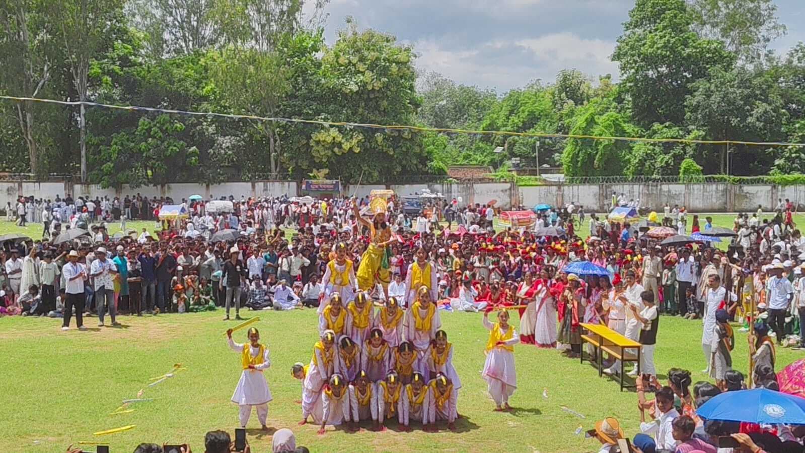 एसडीओ ने राष्ट्रीय ध्वज फहराकर तिरंगे को दी सलामी