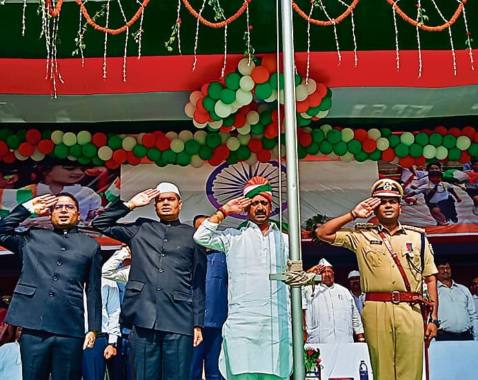 Saran News : सारण विकास के मार्ग पर चल पड़ा है : प्रभारी मंत्री