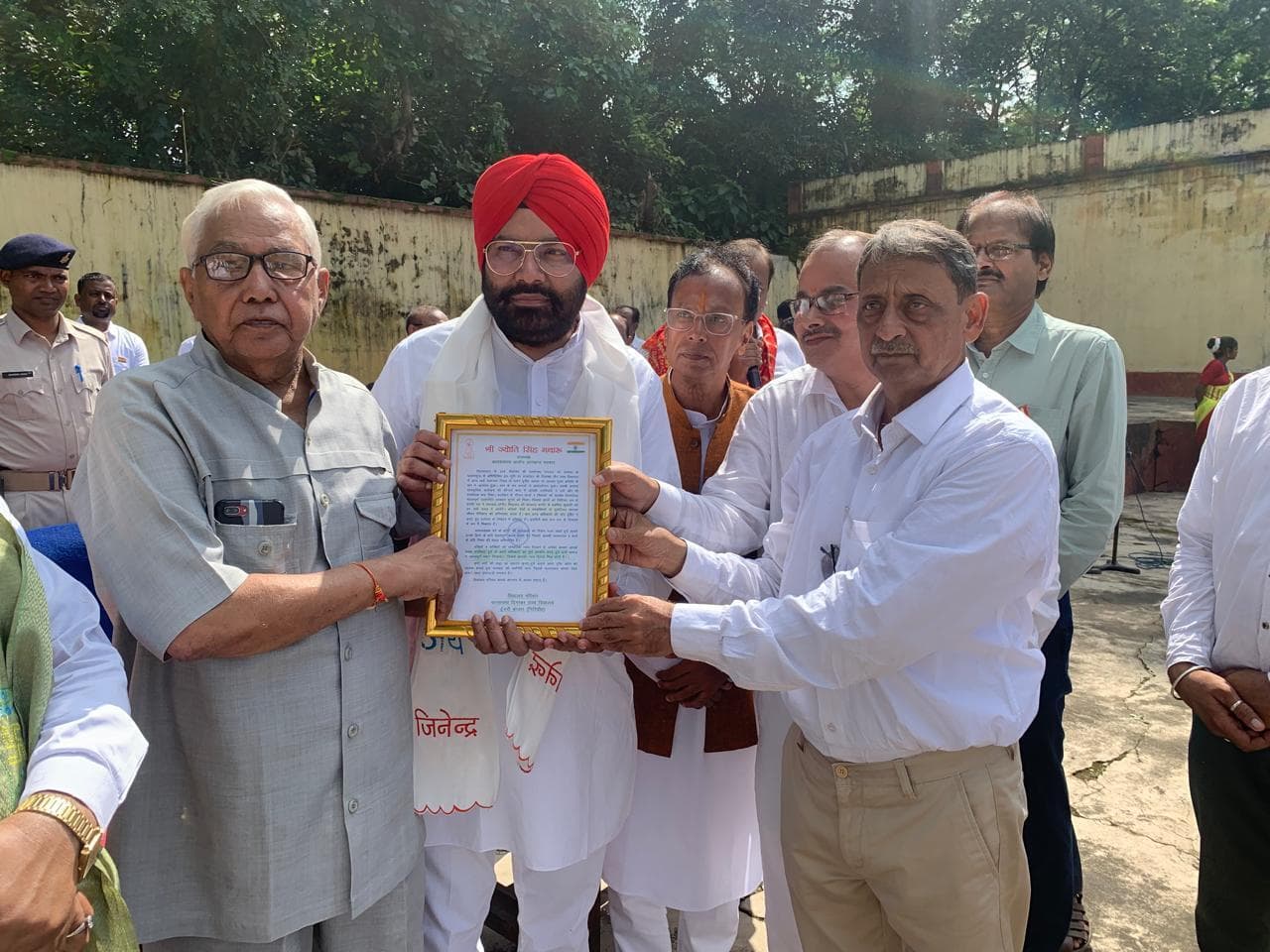 Giridih News: पीएनडी जैन उवि के समारोह में शामिल हुए राज्य अल्पसंख्यक आयोग के उपाध्यक्ष