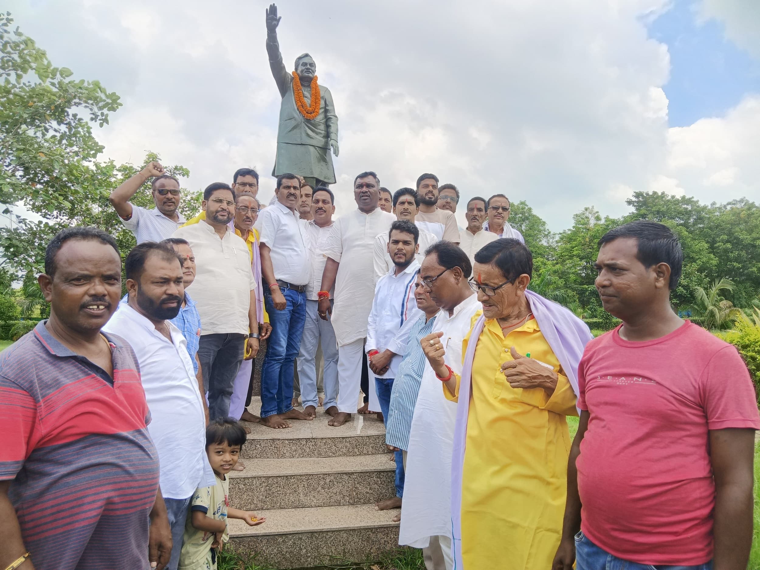 Bokaro News : अटल बिहारी वाजपेयी का जीवन सभी के लिए प्रेरणास्रोत : अमर बाउरी