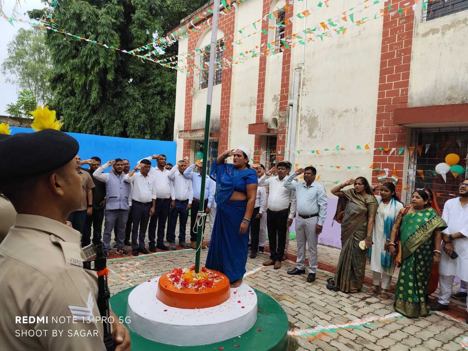 Giridih News: गावां प्रखंड में धूमधाम से मना आजादी का पर्व