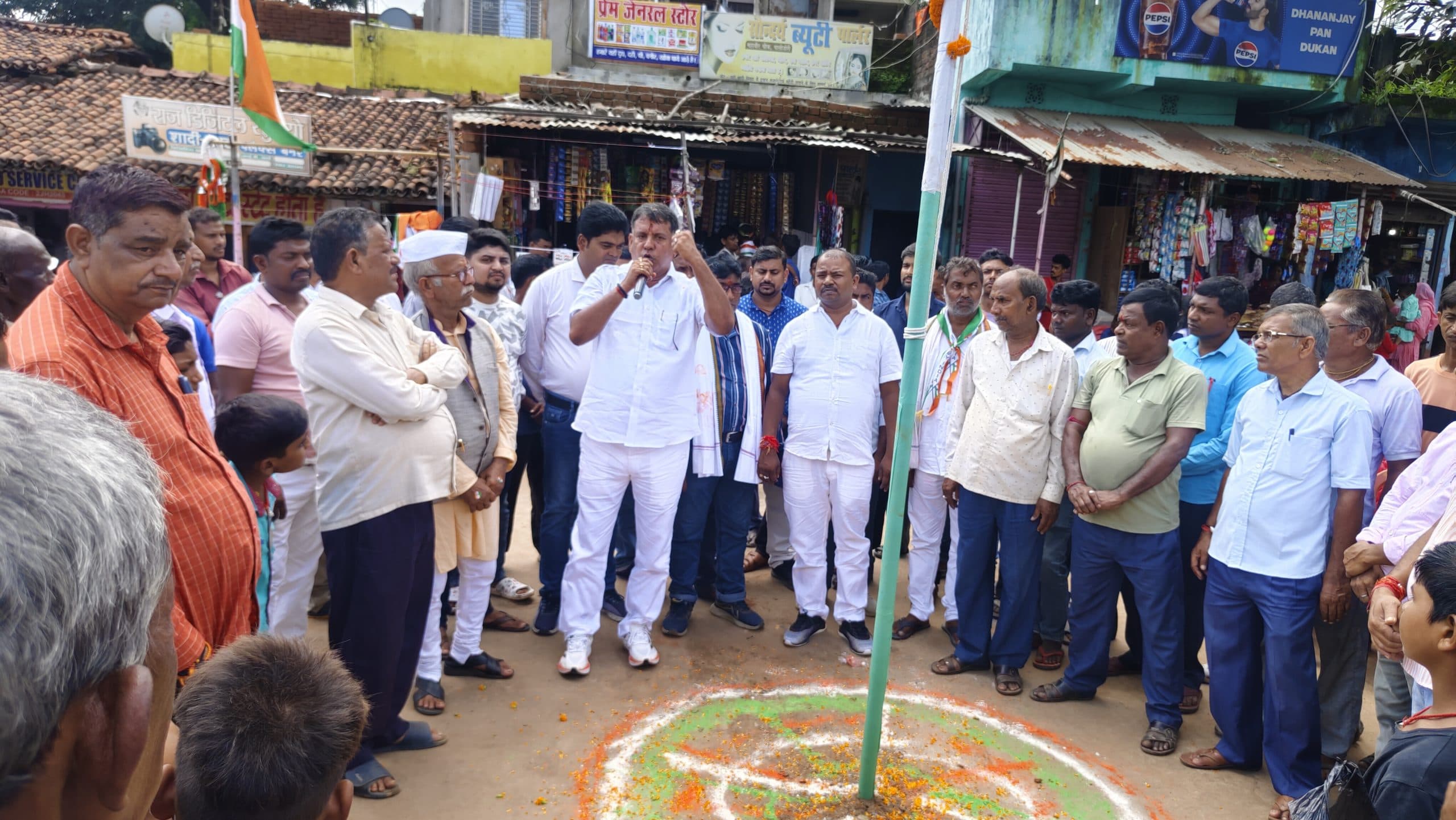 पूर्व विधायक ने स्वदेशी वस्तुओं को अपनाने का दिया संदेश