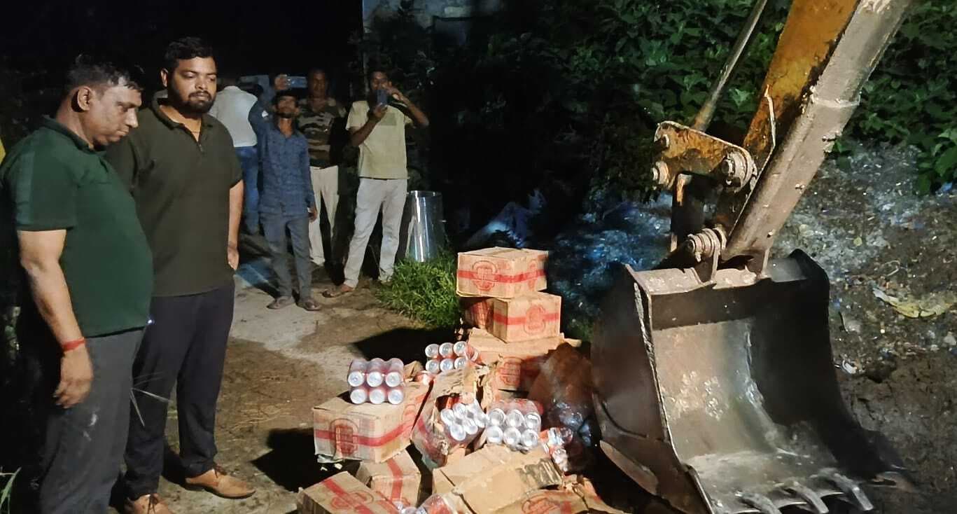 hajipur news. 1300 लीटर शराब की गयी नष्ट