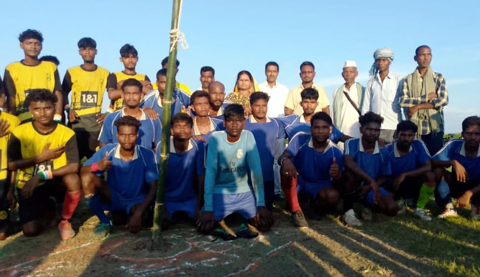 फुटबॉल टूर्नामेंट में कुशुमरही की टीम 0-1 से विजेता